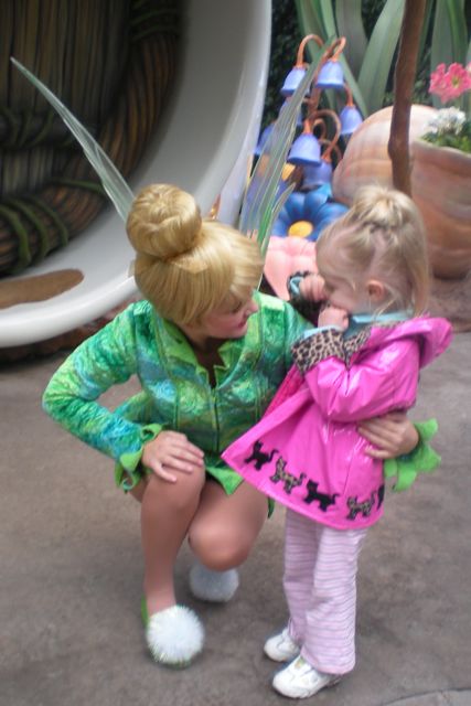 It's Tinkerbell! : Note that Bella abd Tink have the same hairdo