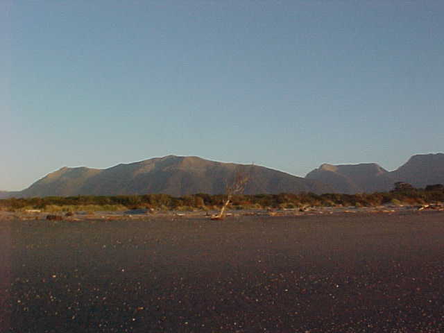 Another shot of the beach looking desolate (New Zealand, The Travel Addicts, South Island)