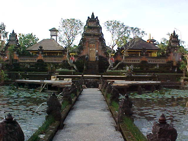 Walkway over the pond at the Palace restaurant in Ubud, Bali