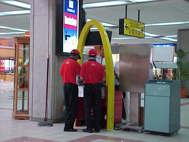 The McDonalds at Singapore's Changi airport (Singapore, The Travel Addicts)