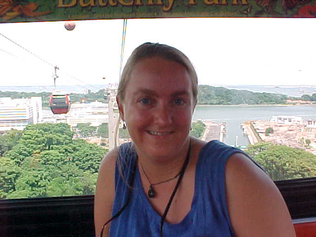 SGK in the cable car from Mt. Faber to Sentosa Island (Singapore, The Travel Addicts)