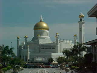 State mosque :  (Brunei, The Travel Addicts)