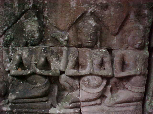 Bas reliefs :  (Cambodia, The Travel Addicts)