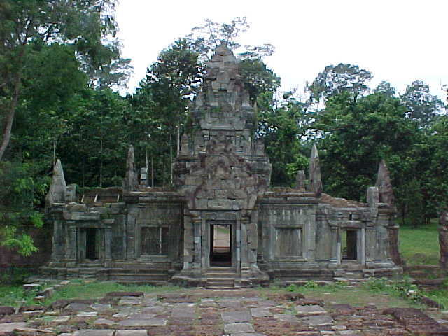 Structure atop the Elephant Terrace (Cambodia, The Travel Addicts)