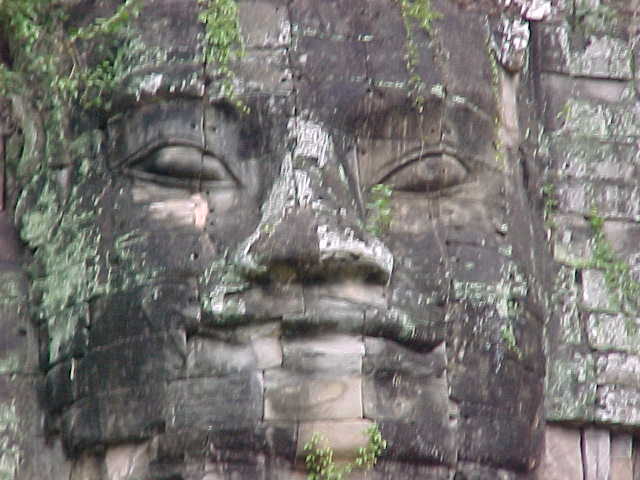 Vishnu's face at the Victory gate (Cambodia, The Travel Addicts)