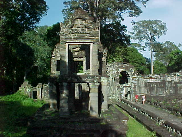 Hall of the sword : From the front (Cambodia, The Travel Addicts)