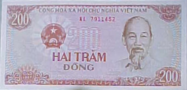 MVC-8221-200 Dong note. , and . : 1 Dollar US = about ₫17,000 (The Travel Addicts, Vietnam)