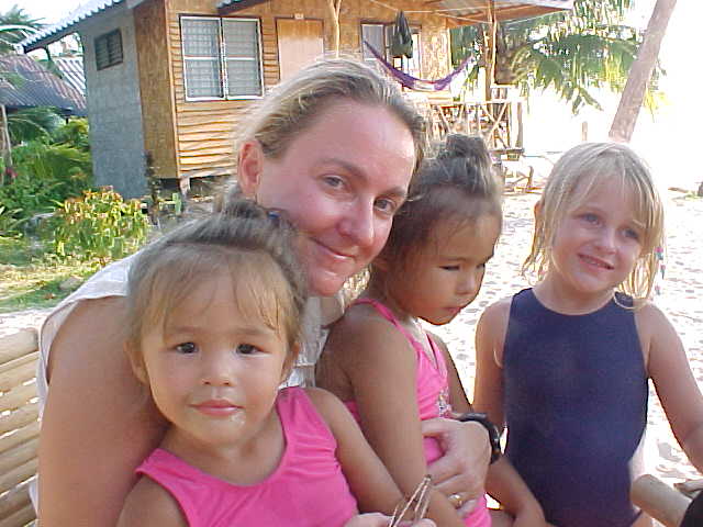 SGK the babysitter :  (Thailand, The Travel Addicts)