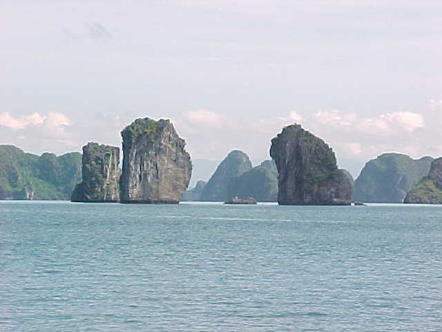 Karst landscape typical of Ha Long Bay :  (The Travel Addicts, Vietnam)