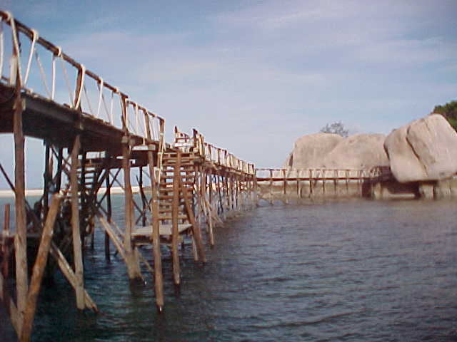 The Dock : This was te only way on or off the island group - your water taxi docked here. (The Travel Addicts, Thailand)