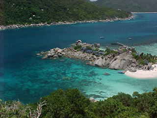 China Garden Dive site from Altitude :  (The Travel Addicts, Thailand)