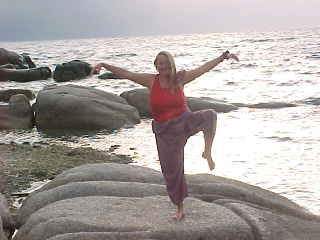 SGK practicing Yoga before the storm : The Crane (The Travel Addicts, Thailand)