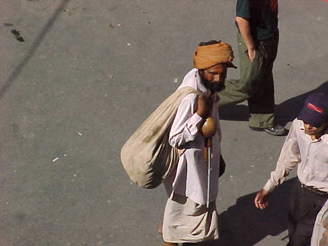 Sadhu : A sadhu is a hindu holy man/wanderer. Buddha was a sadhu... \  (Nepal, The Travel Addicts)