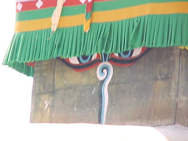 Eye of peace : At mini Swayambhunath (Nepal, The Travel Addicts)