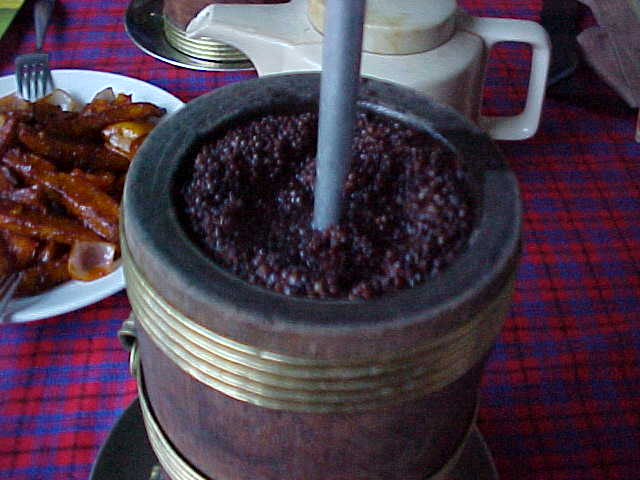 Tchang : A Tibetan "beer" made from millet (Nepal, The Travel Addicts)