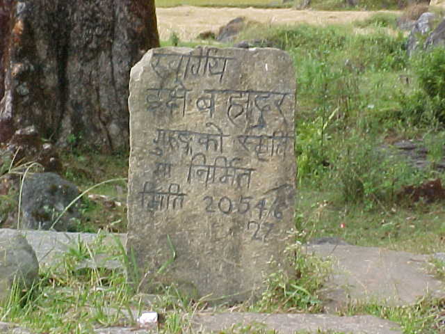 Sanscrit road sign (Nepal, The Travel Addicts)