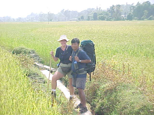 Thru the paddies (Nepal, The Travel Addicts)