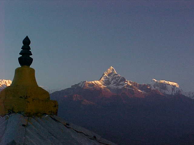 Machupuchare, stupa and Annapurna VII (Nepal, The Travel Addicts)