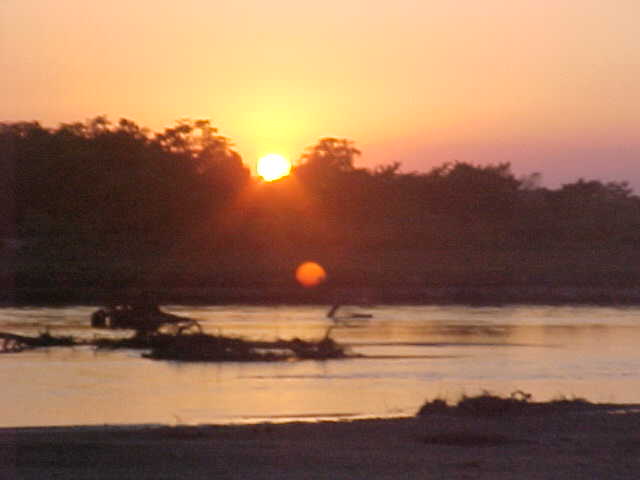 Terai sunset (Nepal, The Travel Addicts)